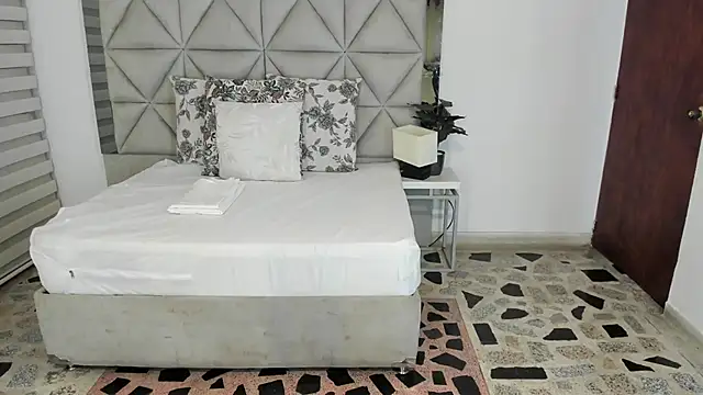 Snapshot of nina_pons chatting on 10.20.25 nina pons online show from 10.20.25