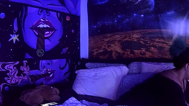 AutumnHart online show from 12.27.24