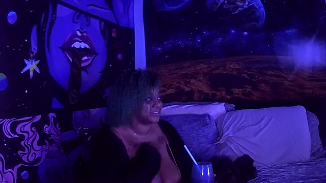 AutumnHart online show from 01.22.25