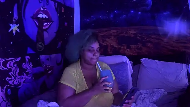 AutumnHart online show from 02.05.25