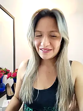 Snapshot of valeriahunter1 chatting on 11.23.25 valeriahunter1 online show from 11.23.25
