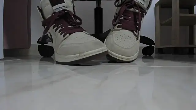 kattypinkk online show from 03.18.26