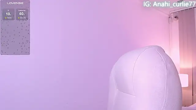 Snapshot of anahi_curlie1 chatting on 03.19.25 anahi curlie1 online show from 03.19.25