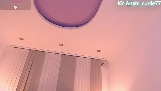 Snapshot of anahi_curlie1 chatting on 03.21.25 anahi curlie1 online show from 03.21.25