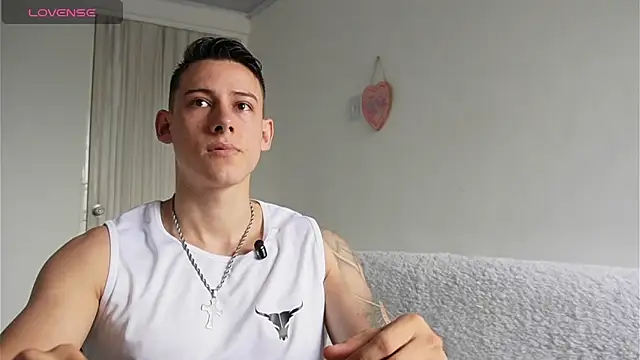 Snapshot of Muscle_King_Cum chatting on 04.20.26 Muscle King Cum online show from 04.20.26