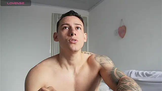 Snapshot of Muscle_King_Cum chatting on 04.21.26 Muscle King Cum online show from 04.21.26