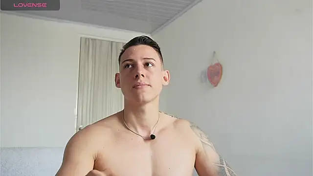 Snapshot of Muscle_King_Cum chatting on 04.24.26 Muscle King Cum online show from 04.24.26