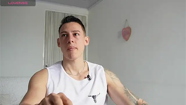 Snapshot of Muscle_King_Cum chatting on 04.28.26 Muscle King Cum online show from 04.28.26