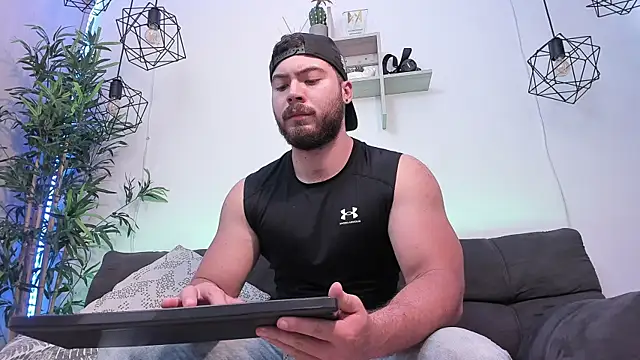 SebastianVilla  online show from 03.04.25