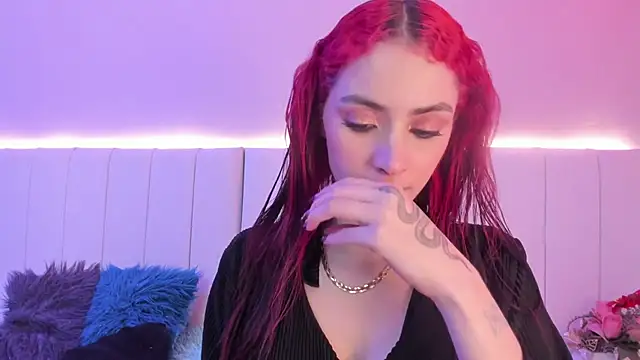 Snapshot of CAMILLEN_PETTID chatting on 11.13.25 CAMILLEN PETTID online show from 11.13.25