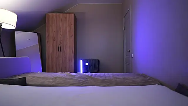 VikkiLustfull online show from 03.20.26