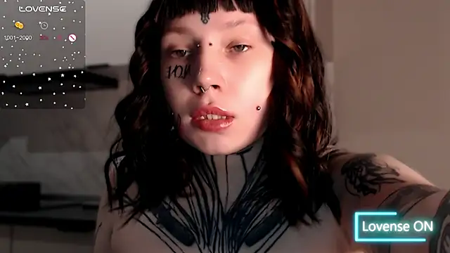 Snapshot of tradishka chatting on 12.28.24 tradishka online show from 12.28.24