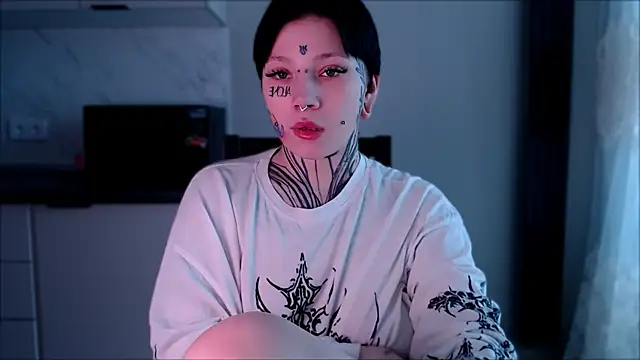 Snapshot of tradishka chatting on 01.15.25 tradishka online show from 01.15.25