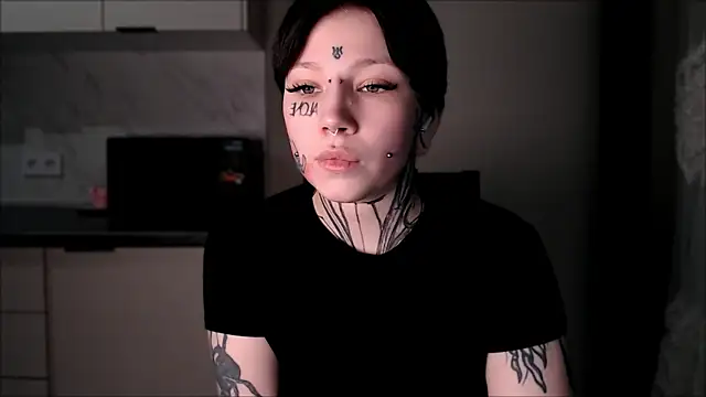 Snapshot of tradishka chatting on 01.17.25 tradishka online show from 01.17.25