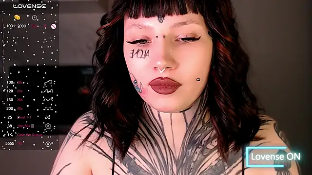 Snapshot of tradishka chatting on 01.20.25 tradishka online show from 01.20.25