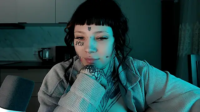 Snapshot of tradishka chatting on 02.02.25 tradishka online show from 02.02.25