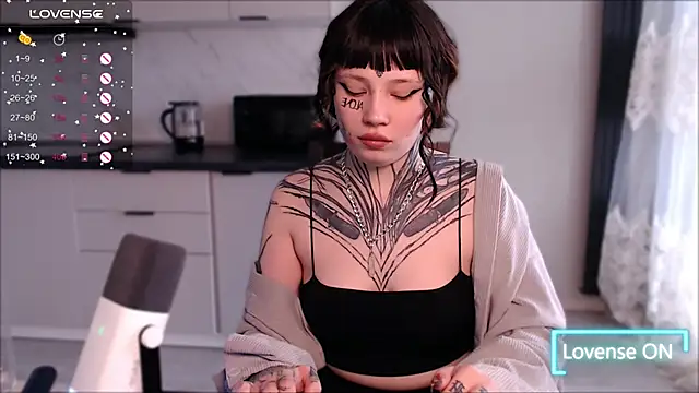 Snapshot of tradishka chatting on 03.03.25 tradishka online show from 03.03.25