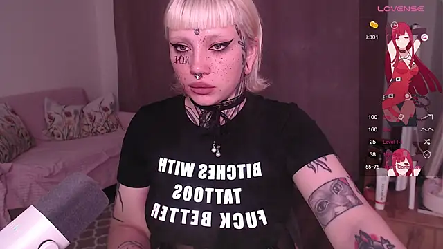 Snapshot of tradishka chatting on 09.09.25 tradishka online show from 09.09.25