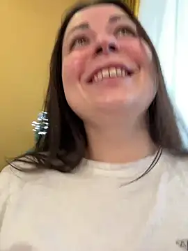 Snapshot of dreams4u chatting on 01.16.25 dreams4u online show from 01.16.25