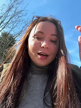 Snapshot of dreams4u chatting on 03.07.25 dreams4u online show from 03.07.25