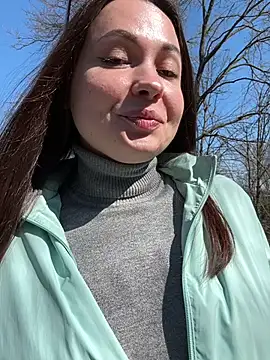 Snapshot of dreams4u chatting on 03.22.25 dreams4u online show from 03.22.25