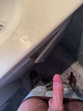 Snapshot of ThePussyLoverr_ chatting on 10.24.25 ThePussyLoverr online show from 10.24.25