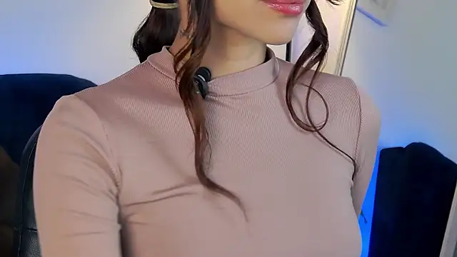 Snapshot of AllieEvans chatting on 03.14.26 AllieEvans online show from 03.14.26