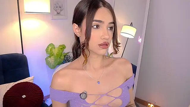 Snapshot of AllieEvans chatting on 04.08.26 AllieEvans online show from 04.08.26