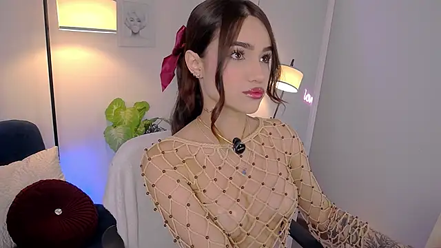 Snapshot of AllieEvans chatting on 04.09.26 AllieEvans online show from 04.09.26