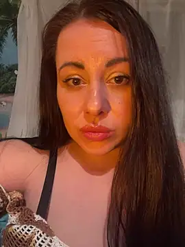 Snapshot of DaisyStreet chatting on 03.30.26 DaisyStreet online show from 03.30.26