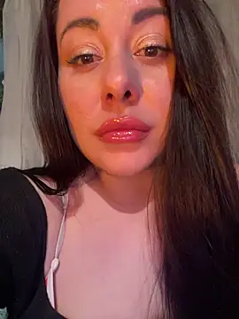 Snapshot of DaisyStreet chatting on 04.03.26 DaisyStreet online show from 04.03.26