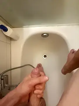 Snapshot of victortt chatting on 10.10.25 victortt online show from 10.10.25