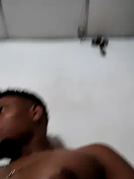 Snapshot of hugo3918_ chatting on 10.20.25 hugo3918 online show from 10.20.25