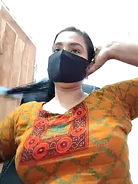 Ritusri Dotta online show from 02.18.25