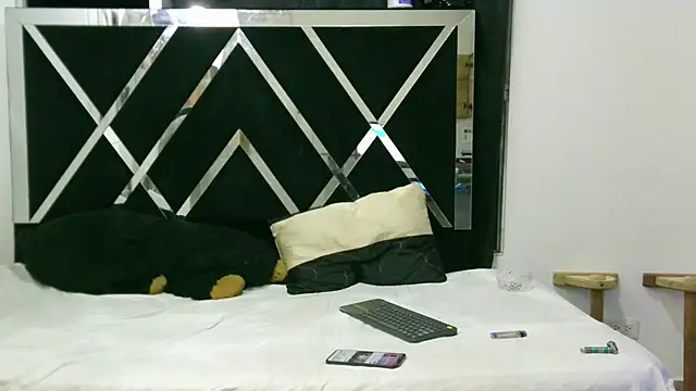 Snapshot of jessi_aston chatting on 01.05.25 jessi aston online show from 01.05.25