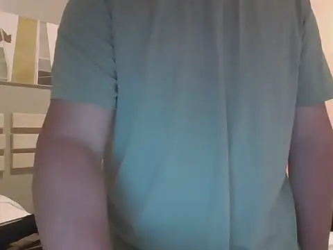 Snapshot of dotlondrina chatting on 11.27.25 dotlondrina online show from 11.27.25