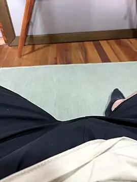 Snapshot of dotlondrina chatting on 12.01.25 dotlondrina online show from 12.01.25