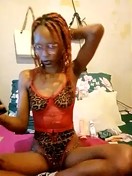 Snapshot of khanyaTheeLyt chatting on 11.14.25 khanyaTheeLyt online show from 11.14.25