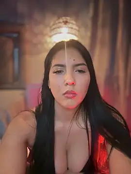 MarianaBenz online show from 02.07.25