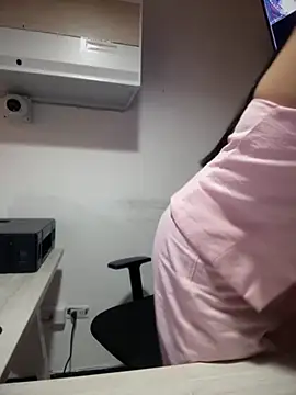 MarianaBenz online show from 10.03.25