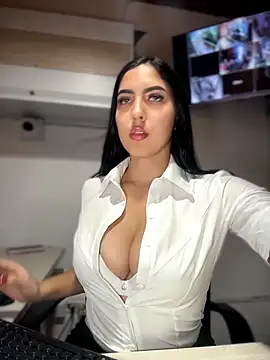 MarianaBenz online show from 05.24.26