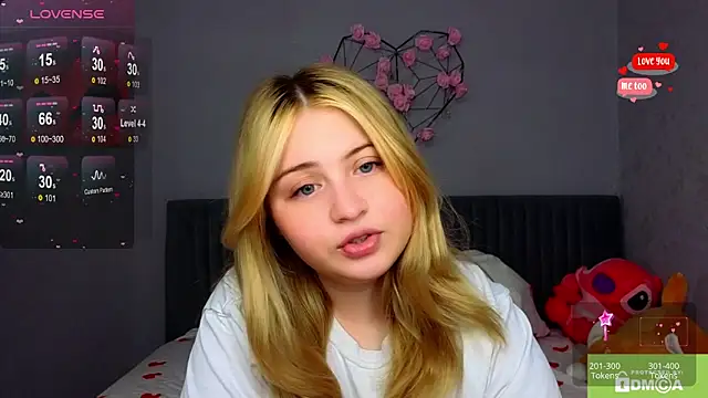 shy blondiee online show from 12.10.24