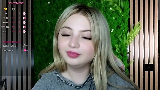 shy blondiee online show from 11.03.25