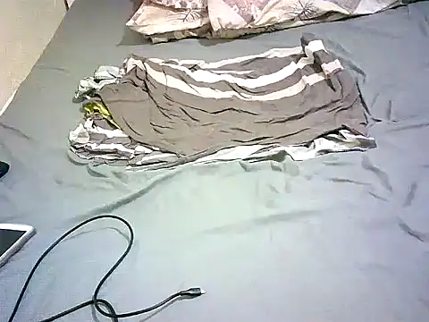 Snapshot of honeypotsweet chatting on 04.01.26 honeypotsweet online show from 04.01.26