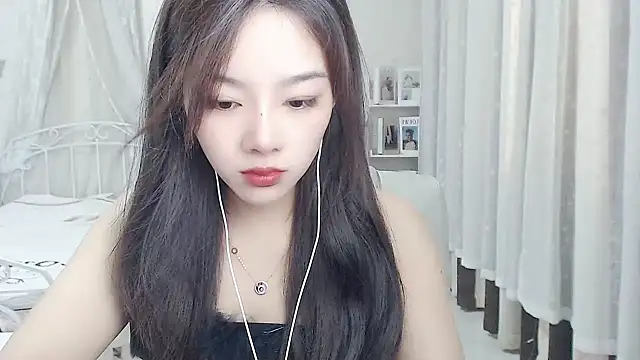 Snapshot of Jenny-Z chatting on 06.25.26 Jenny-Z online show from 06.25.26