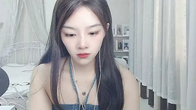 Snapshot of Jenny-Z chatting on 06.30.26 Jenny-Z online show from 06.30.26