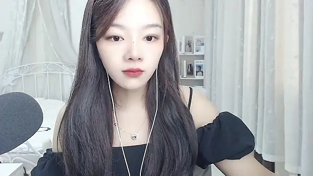 Snapshot of Jenny-Z chatting on 07.13.26 Jenny-Z online show from 07.13.26