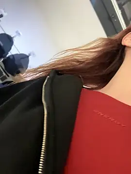 QuitieLia online show from 10.19.25