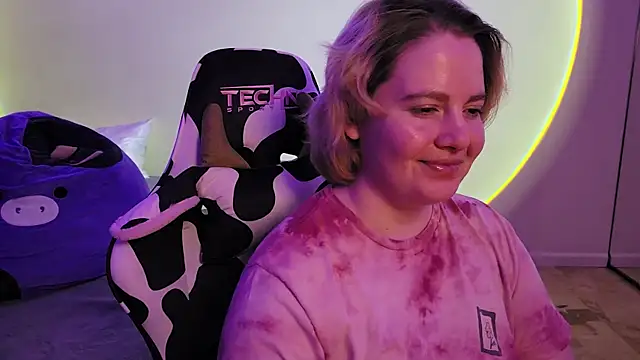 Snapshot of InternetFairy_XO chatting on 01.17.25 InternetFairy XO online show from 01.17.25