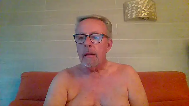 Snapshot of tuggy59 chatting on 05.29.26 tuggy59 online show from 05.29.26
